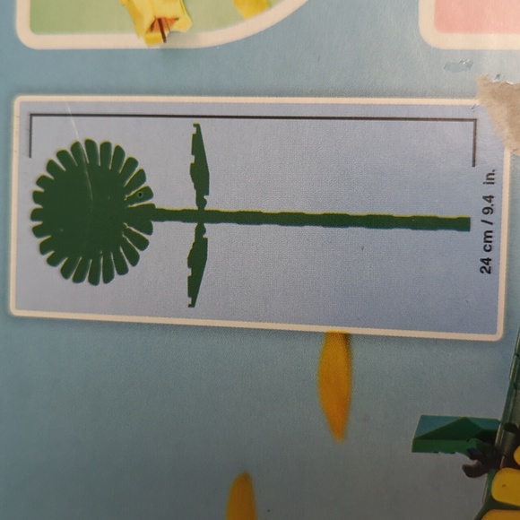 Lego Sunflowers & Roses Sets - Picture 4 of 11